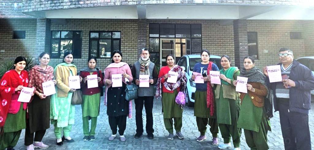 Midday meal workers will join the countrywide strike demanding permanent employment and 12 months salary CITU leader Satish Sethi